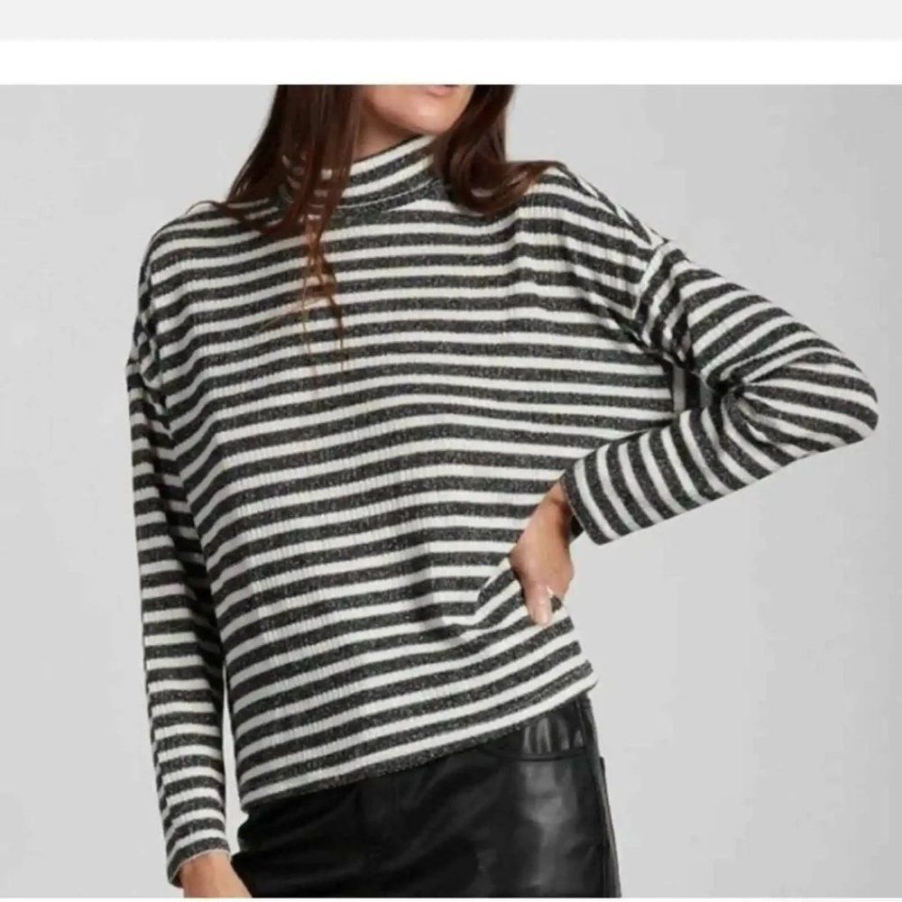Sanctuary Size Medium White Silver Stripes Drop Sleeve Turtleneck Sweater NWT